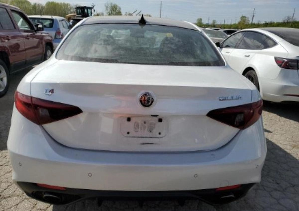 Alfa Romeo Giulia cena 79000 przebieg: 78764, rok produkcji 2018 z Warszawa małe 46